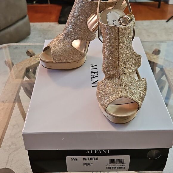Alfani Women's Gold Glitter Heels Sz 5.5 - Picture 3 of 9